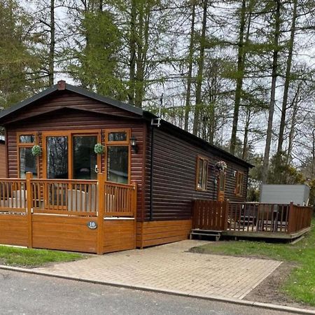 Tranquil Lodge Hot Tub And Free Golf Swarland Esterno foto